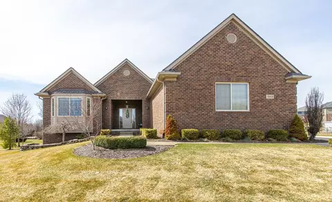 3668 High View Dr, Oxford, MI 48371
