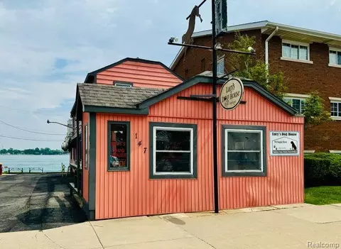 147 S Water St, Marine City, MI 48039
