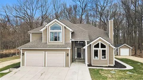 8155 Sheraton Park Dr, Tyrone, MI 48430