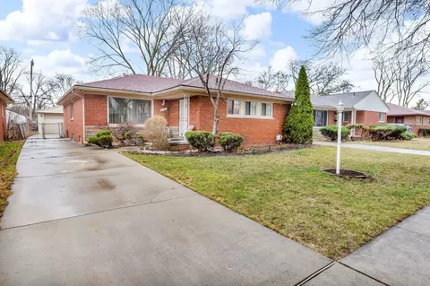 21651 Cloverlawn St, Oak Park, MI 48237