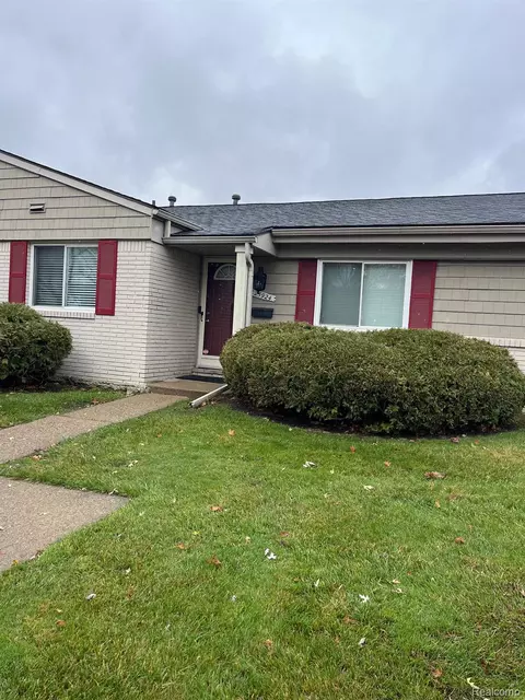 25924 Franklin Pointe Dr, Southfield, MI 48034