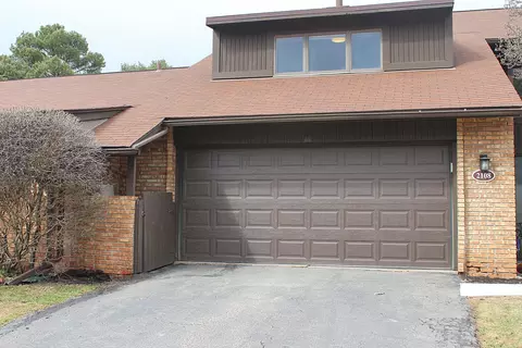 2108 Bordeaux St, West Bloomfield, MI 48323