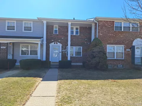 24610 Olde Orchard St, Novi, MI 48375