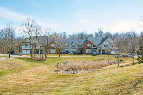 693 Abbington Crt Ct, Genoa, MI 48843