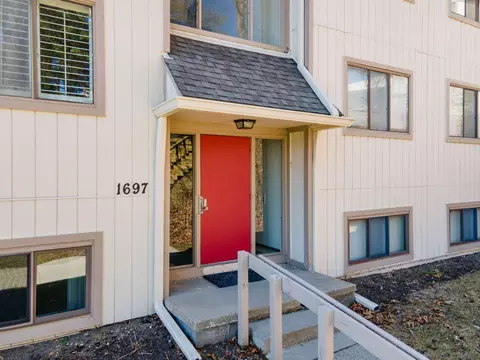1697 Riverside Dr #13, Rochester Hills, MI 48309
