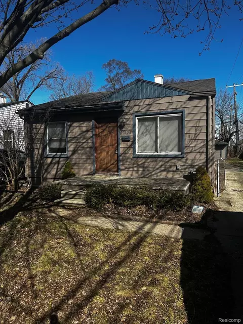27026 Palmer Blvd, Madison Heights, MI 48071