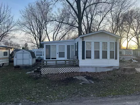 10001 E Goodall Rd #48, Durand, MI 48429