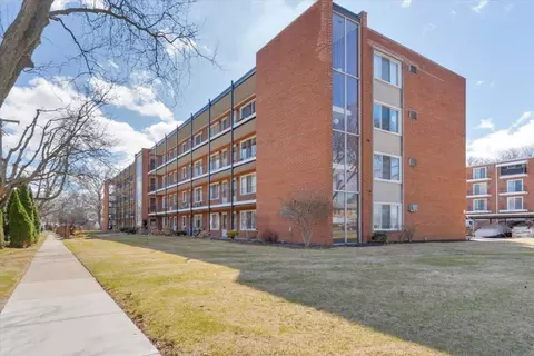 2820 Woodslee Dr #109, Royal Oak, MI 48073