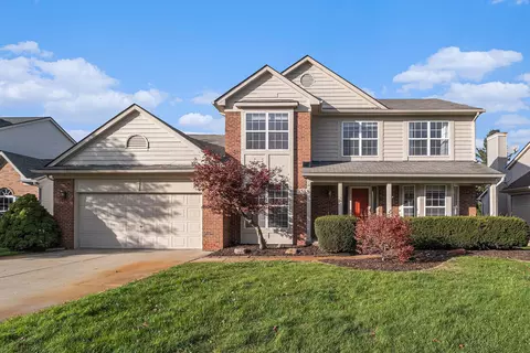 855 Drakeshire Dr, Commerce, MI 48390