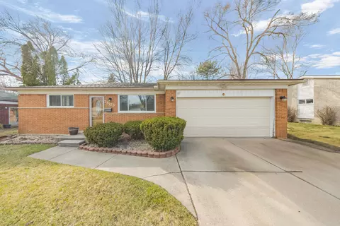 28173 Tapert Dr, Southfield, MI 48076