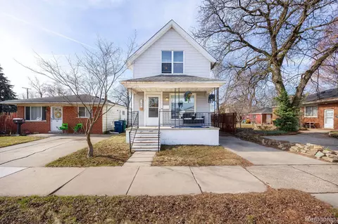 569 Cleophus Pkwy, Lincoln Park, MI 48146