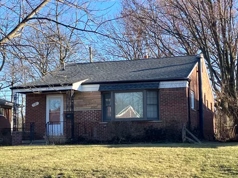 321 Park Dr, Clawson, MI 48017
