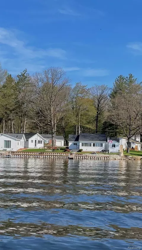 1249 N Crooked Lake Dr, Garfield, MI 48632