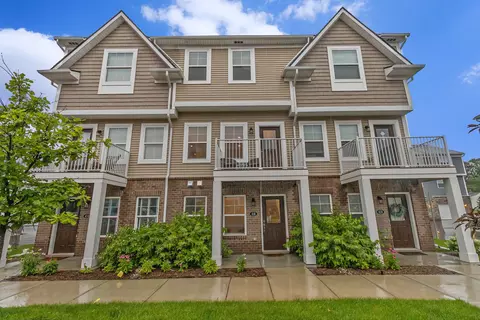 416 Jeff Keeton Dr, Hazel Park, MI 48030