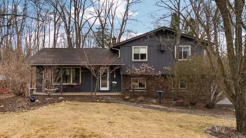 6165 Venice Dr, Commerce, MI 48382