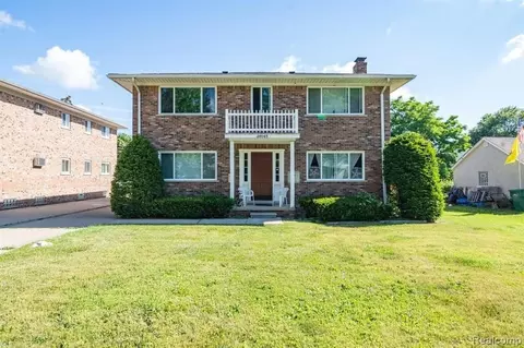 26145 Shook Rd, Harrison, MI 48045