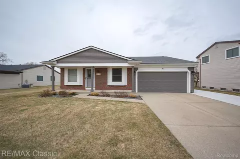 1176 Meadowview Dr, Waterford, MI 48327