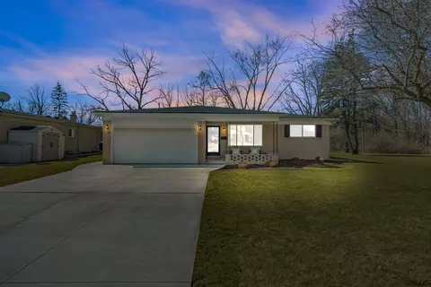 5355 Church Hill Dr, Troy, MI 48085