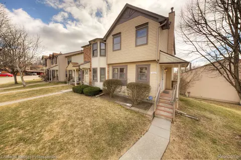3008 Carly Court 8, Auburn Hills, MI 48326