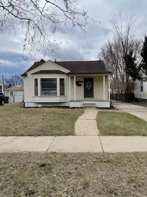 31005 Barton St, Garden City, MI 48135