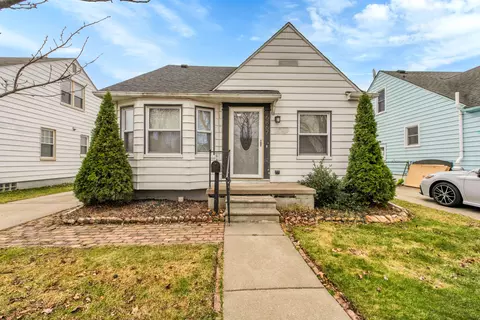 6867 Mayfair St, Taylor, MI 48180