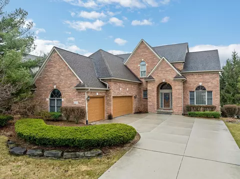 18233 Cascade Dr, Northville, MI 48168