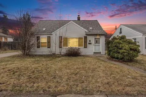 23078 Rosalind Ave, Eastpointe, MI 48021