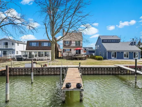 29819 Riverside Bay, Harrison, MI 48045