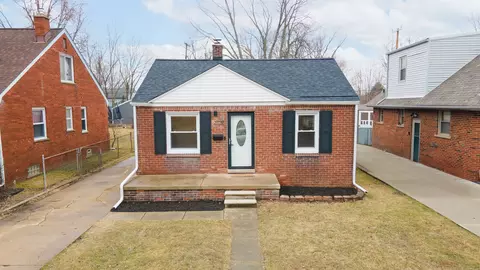 27739 Grant St, Saint Clair Shores, MI 48081