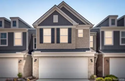 1507 Arcadia Dr, Milford, MI 48381