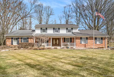 24900 Glen Orchard Dr, Farmington Hills, MI 48336