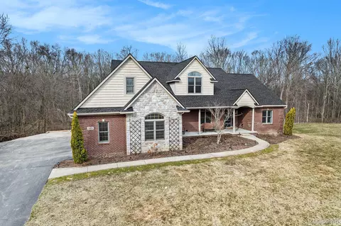 385 Coyote Run, Rose, MI 48442