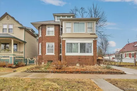 428 Vinewood St, Wyandotte, MI 48192