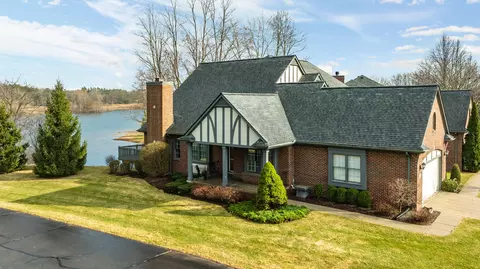 31 Burniah Ln, Orion, MI 48362