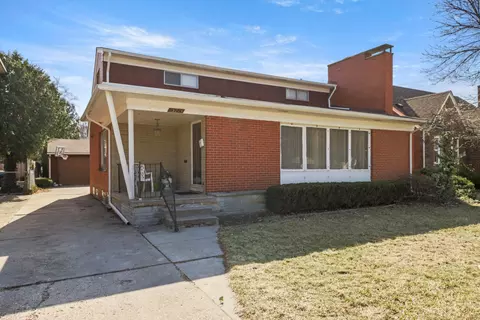 15714 Camden Ave, Eastpointe, MI 48021
