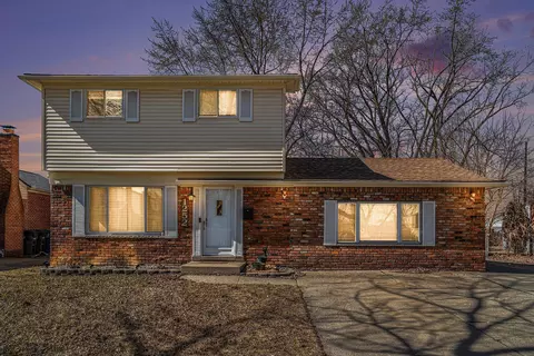 1252 S Dowling St, Westland, MI 48186