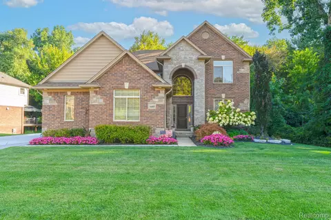 34405 Dante Dr, Chesterfield, MI 48047