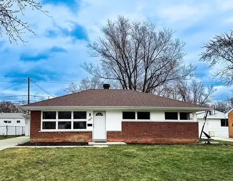 104 Kenyon Dr, Troy, MI 48083