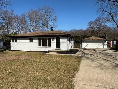 53230 Luann Dr, Shelby Township, MI 48316