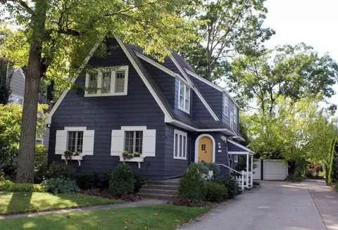 80 Oakdale Blvd, Pleasant Ridge, MI 48069