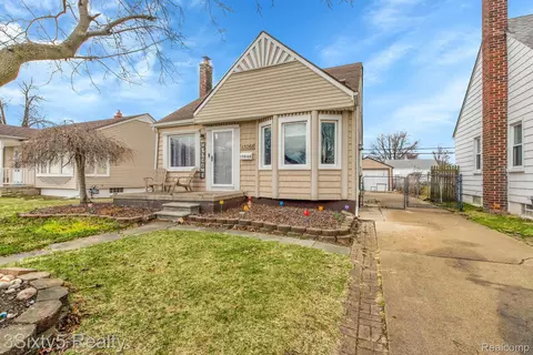 13068 Walnut St, Southgate, MI 48195