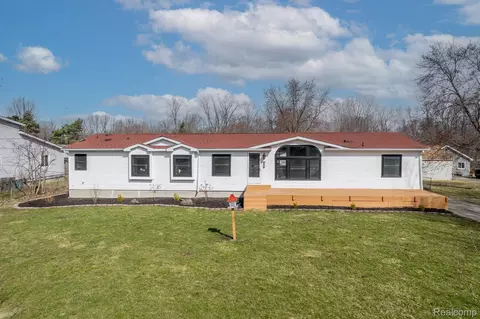2375 Gibson Rd, Grand Blanc, MI 48439