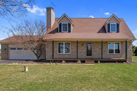 5580 Jeanne Marie Dr, White Lake, MI 48383