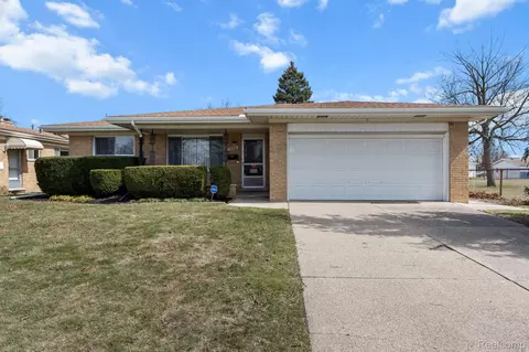 28648 Gail Dr, Warren, MI 48093