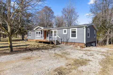 8878 River Valley Rd, Brighton, MI 48116