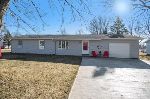 310 N 5th St, Shepherd, MI 48883