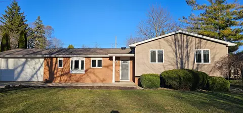 1086 E Northwood Dr, Caro, MI 48723