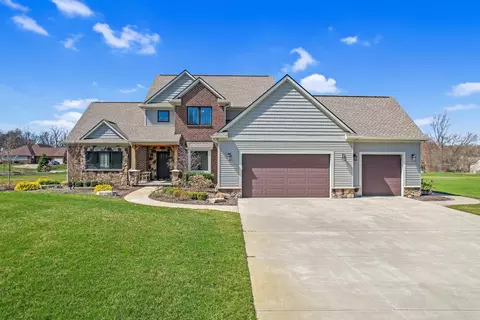 5551 Mesa Verde Trl, White Lake, MI 48383