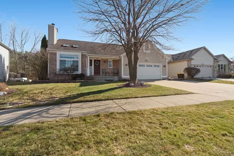 3842 Sun Rapids Dr, Meridian, MI 48864
