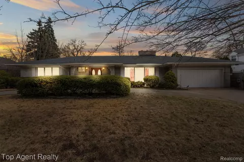 17220 Pontchartrain Blvd, Detroit, MI 48203